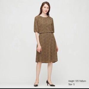 Uniqlo Floral Lined Knee Length Floral Dress- size Small